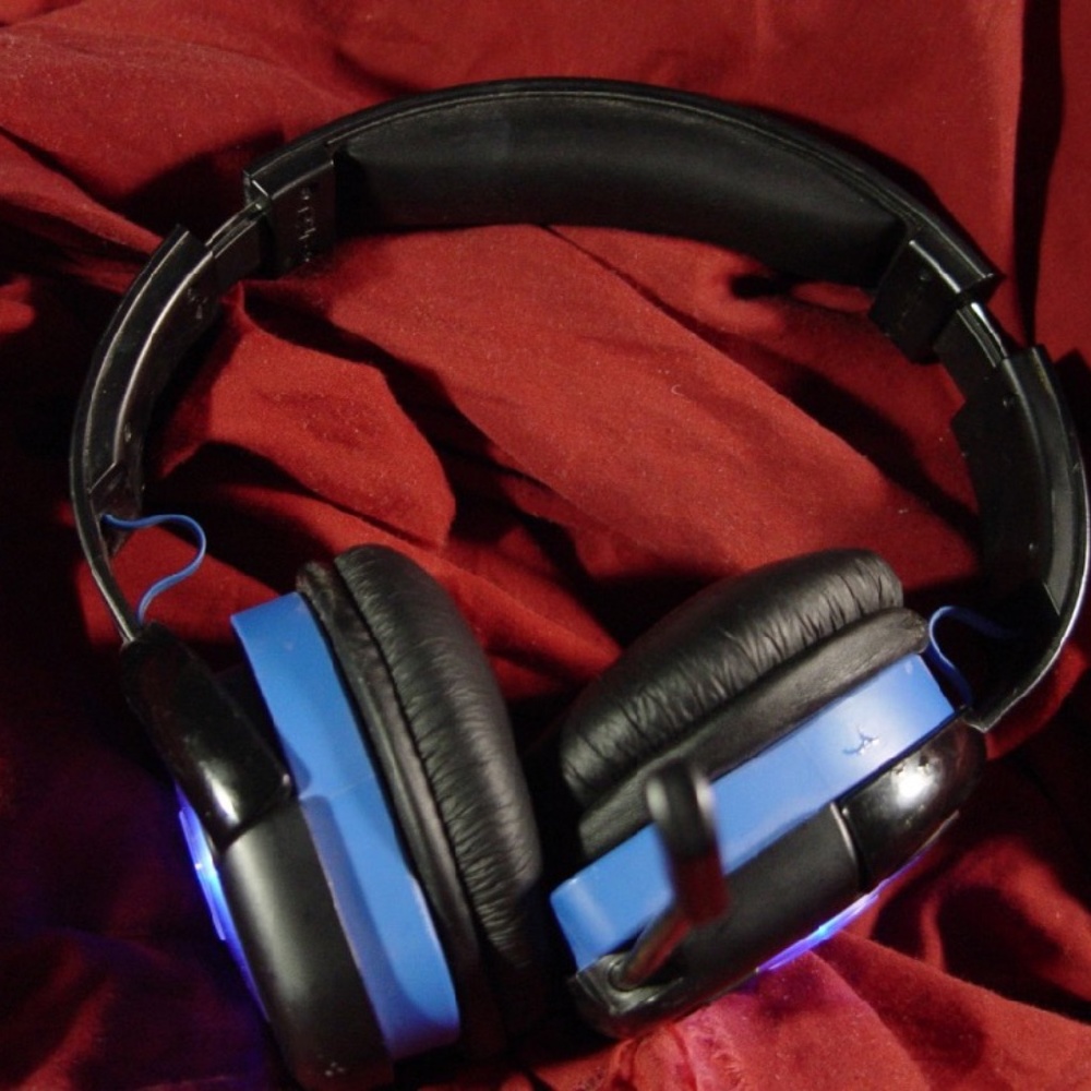 PDP 051-049R PS4 LVL50 Wireless Stereo Gaming Headset Afterglow with usb dongle